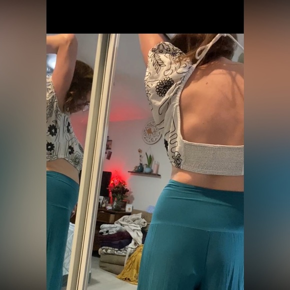 Free people crop top. Brand new purchased 11 days ago for 🏷️ $168 - Picture 11 of 14